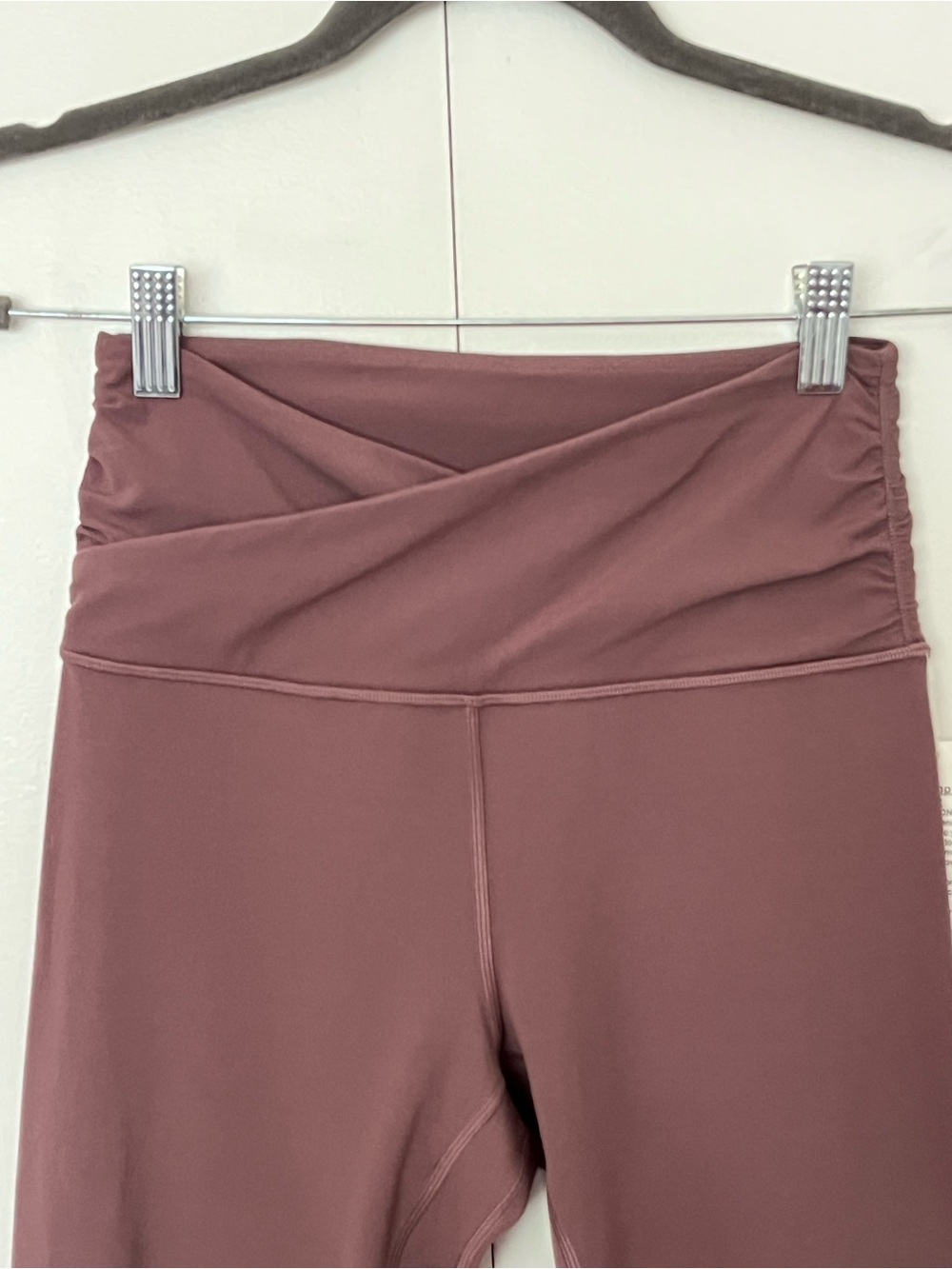 Lululemon Align High Rise Crop 21” Special Edition Cross Waist Size 6 NWT - Picture 4 of 8